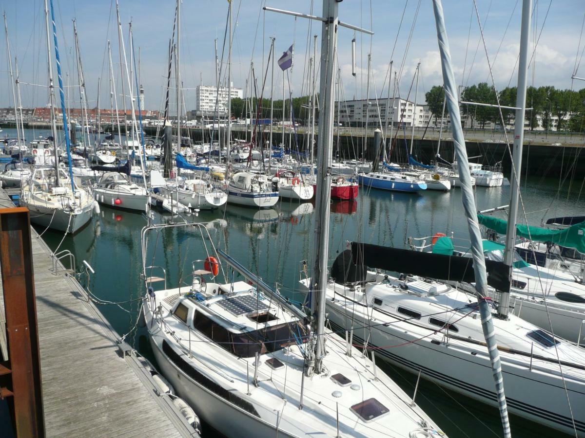 Escale Marine A Calais 4 Etoiles Apartment Exterior photo